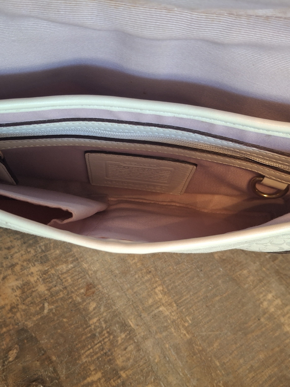 Vintage Y2K Coach Soho Shoulder Bag in Cream - Picture 11 of 12